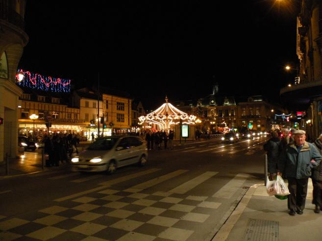  place de l'hotel de ville illuminée.
